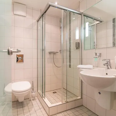 Hotel Vierjahreszeiten Am Seilersee 4*